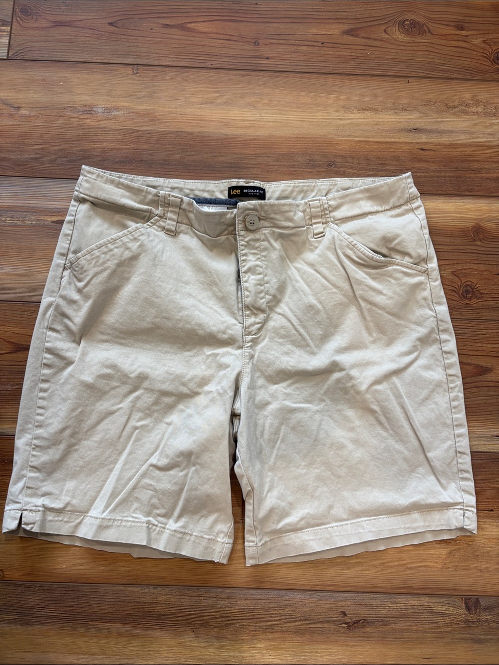 Lee Women’s Khaki Bermuda Shorts